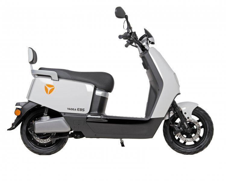 Електроскутер YADEA E8S (white) ART-4013 фото