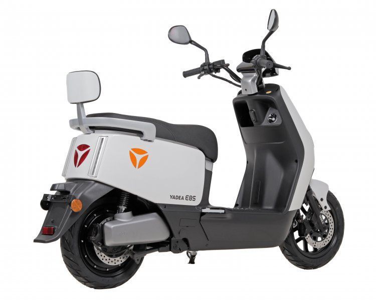 Електроскутер YADEA E8S (white) ART-4013 фото