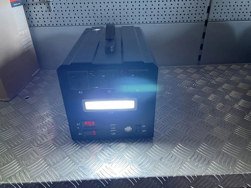 Портативна зарядна станція 1,5 KW 2700втч LG ART-3749 фото
